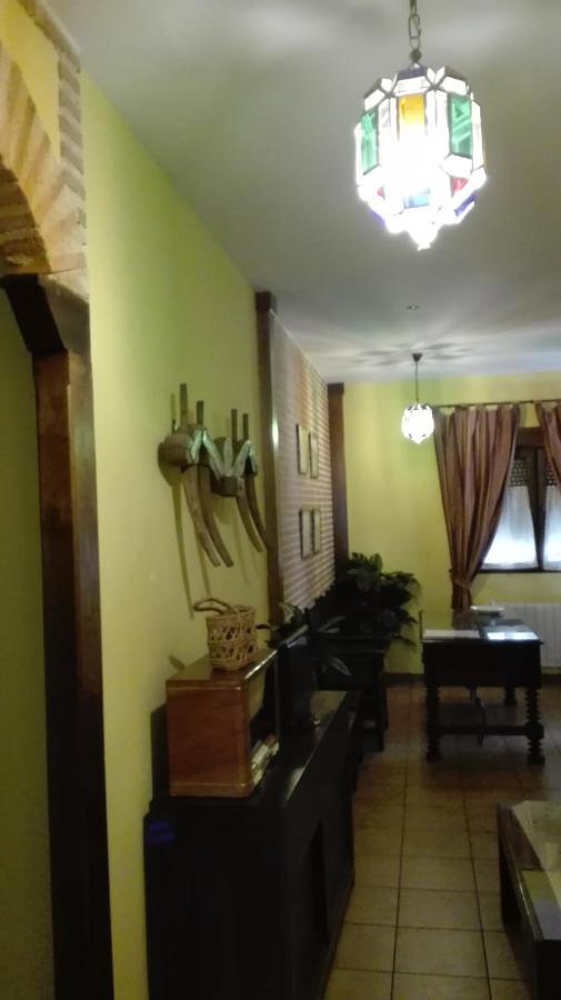 La Casa Madrona Apartment Villacastin Exterior photo